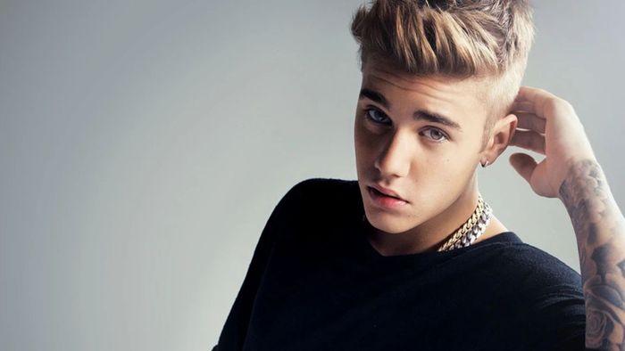 Hình ảnh mái tóc Justin Bieber ấn tượng